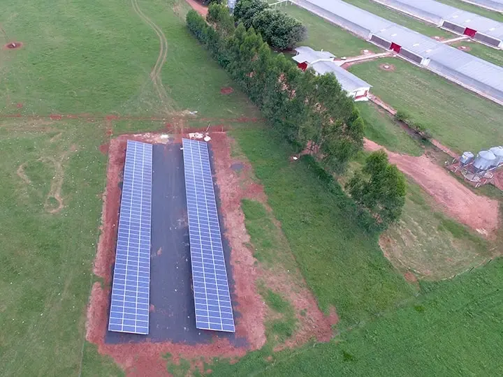 Paneles solares utilizados para irrigación con energias renovables