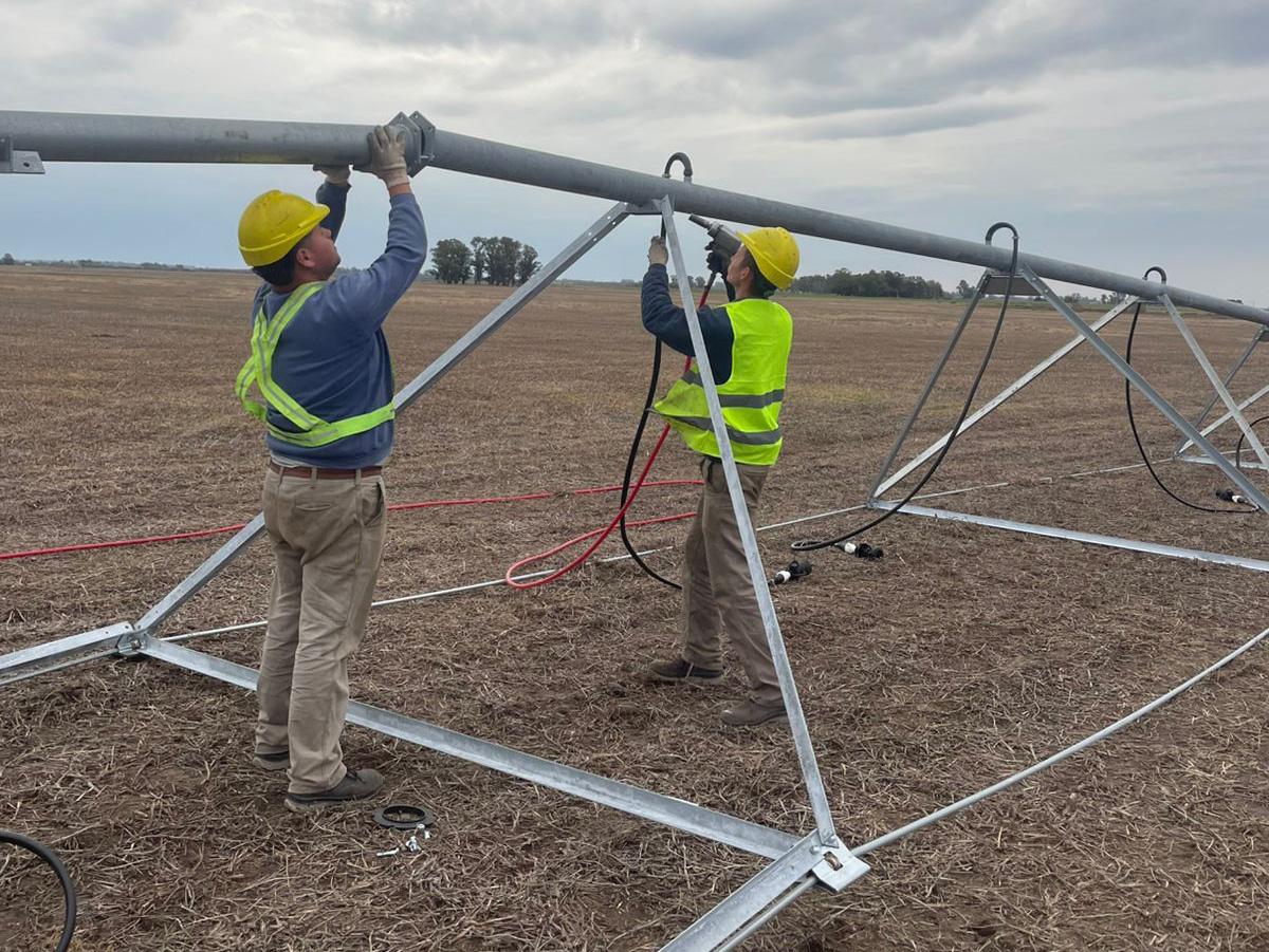 Instalación de pivot de riego por Areco Riego
